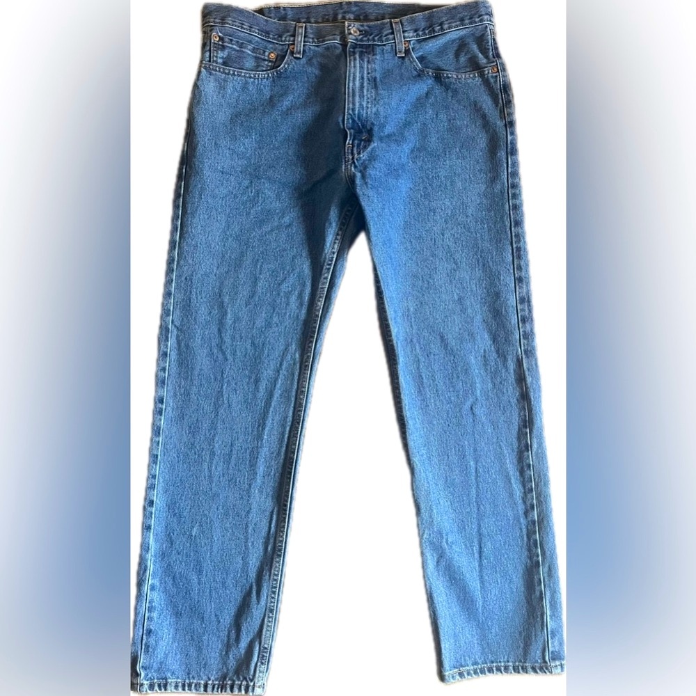 Levi's 505 Straight-Leg Blue Jeans. Excellent condition. Men’s size 38x32